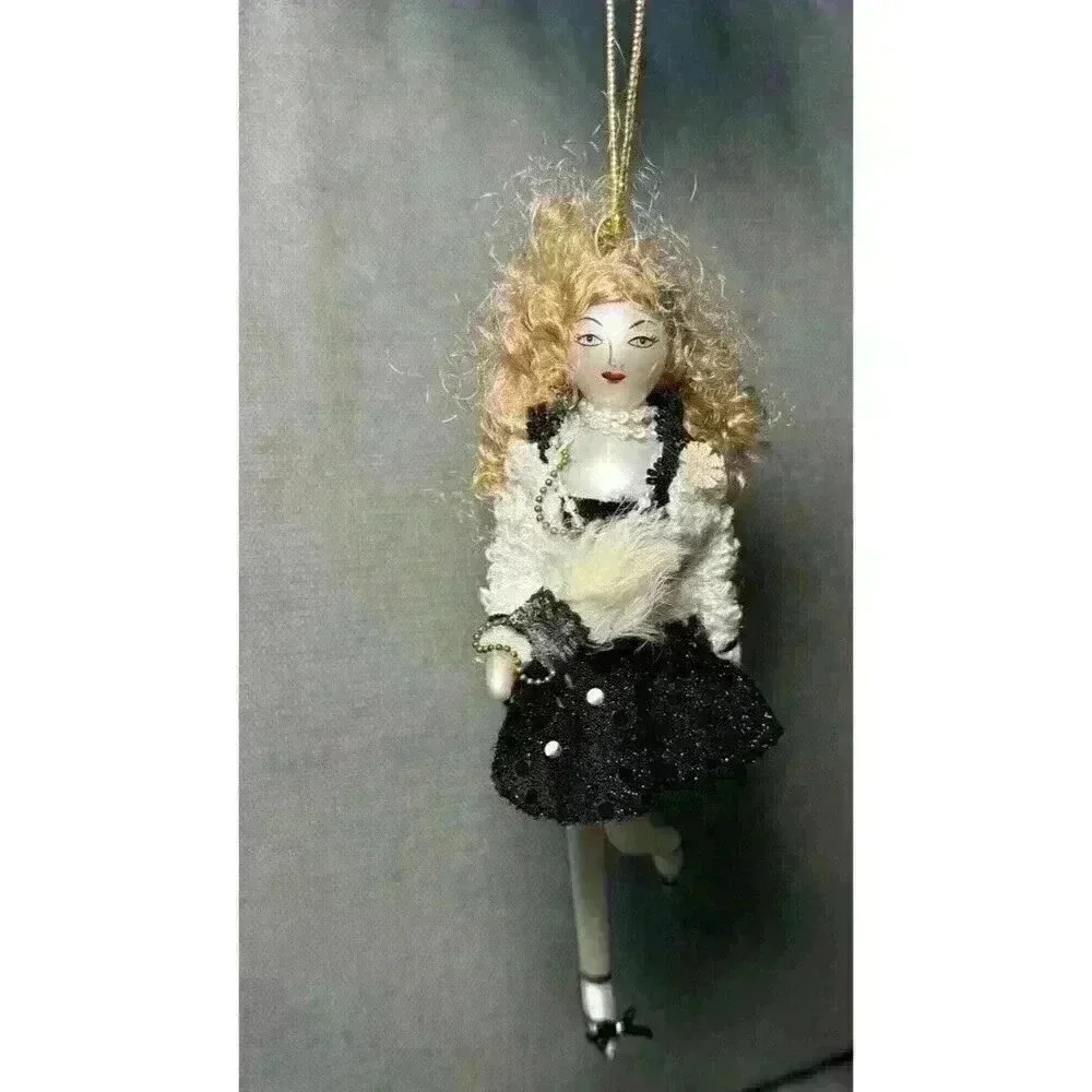 Vintage fabulous elegant Italian‎ glass lady ornament Bloomingdale's Marshall